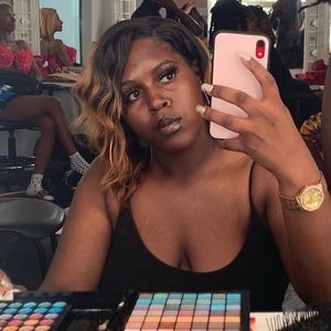 Meet your Posher, Tonia